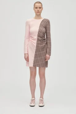 Stine Goya 2118 Checkered Jersey, Ruched Waist Short Dresssg-aw25-d157-2118< Kjoler