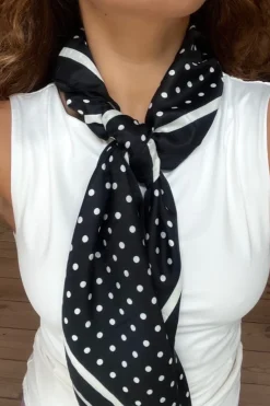 A-bee Alessandra Scarf< Tørklæder