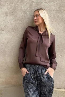 Karmamia Audrey Blouse 2235< Bluser & Skjorter