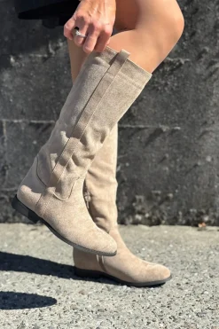 Azura Boot*Bloom Hot