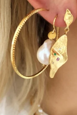 Stine A Baroque Pearl Earring With Gemstone< Øreringe