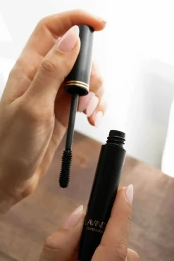 Lavinde Copenhagen Beyond Volume & Curl Mascara Waterproof< Mascara