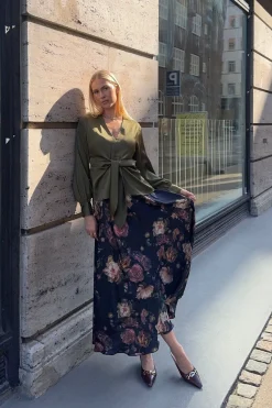 Karmamia Blair Blouse 2228< Bluser & Skjorter