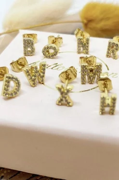 Mellow Moon Bogstav ørering Forgyldt med sten< Øreringe