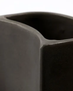 Meraki Børste- og sæbeholder, MKDatura, Mørkegrå< Ting Til Køkkenet