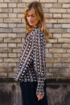 Camisa Graphic Print Blouse*Neo Noir New