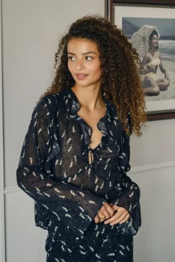 Neo Noir Carola Flower Branch Blouse< Bluser & Skjorter|Sæt 🛍️