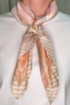 A-bee Dina Scarf< Tørklæder