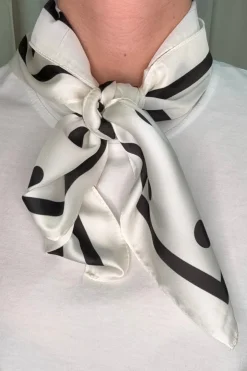 A-bee Elin Scarf< Tørklæder