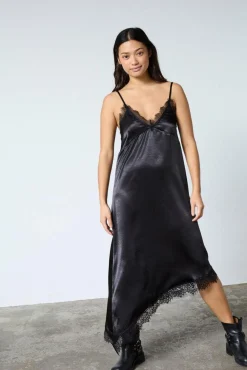 Sisters Point Ellen-Dr 19747< Kjoler