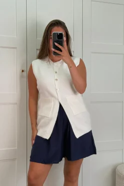 Esme Vest*A-bee Online