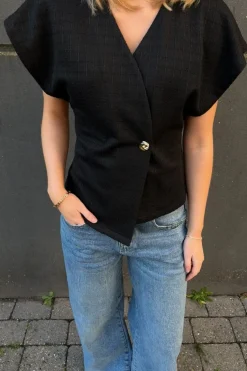 Evela-Ve 18457*Sisters Point New