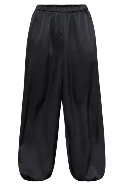 Gewo-Pa1 19617*Sisters Point Hot