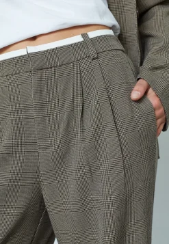 Gira-Pa2 19306*Sisters Point Online