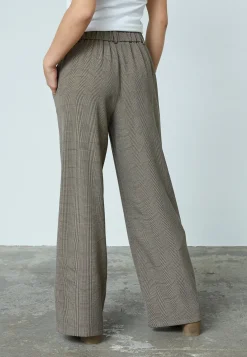 Gira-Pa2 19306*Sisters Point Online