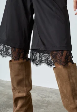 Sisters Point Great-L.Sho3 19745< Shorts