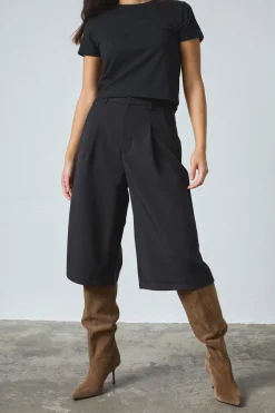 Sisters Point Great-L.Sho2 19708< Shorts