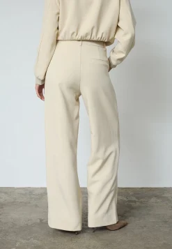 Great-Pa3 19065*Sisters Point Outlet