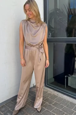 Sisters Point Guto-Ju4 19010< Jumpsuits