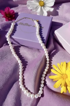 Halskæde Med Hvide Perler*Mellow Moon