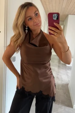 Dear Molly Halterneck Lace< T-Shirts & Toppe