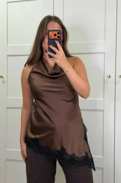 Dear Molly Halterneck Lace< T-Shirts & Toppe