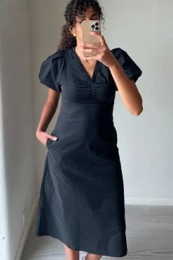 Neo Noir Illana Poplin Dress< Kjoler