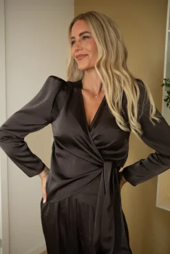 Valentin Studio Josie Blouse Heavy Satin< Sæt 🛍️|Bluser & Skjorter