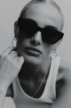 A. Kjærbede Kaws< Solbriller