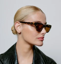 A. Kjærbede Kaws< Solbriller