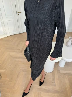 BYIC Kellyic Long Plissé Dress A23287< Kjoler