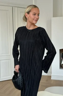 BYIC Kellyic Long Plissé Dress A23287< Kjoler