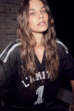 Haute L'Amitié Lace Football V- Blouse HL10468< Bluser & Skjorter