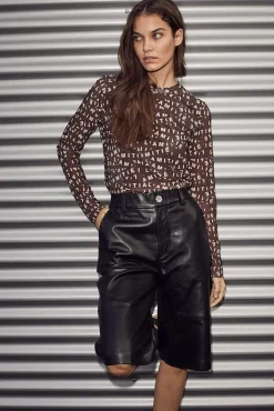 Haute L'Amitié Leather Bermudas HL10207< Shorts