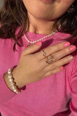 Mellow Moon Letter Stone Ring< Ringe