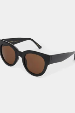 Lilly*A. Kjærbede Hot