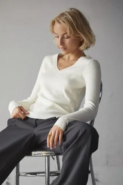 Limea-Ls 18936*Sisters Point