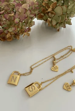 Lock Letters Halskæde*EMM Copenhagen Outlet