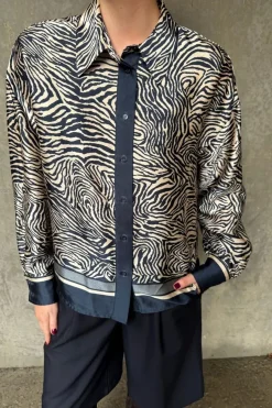 Love1393-1 19479*Love & Divine