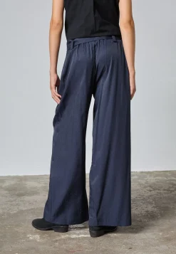 Love1459 19383*Love & Divine