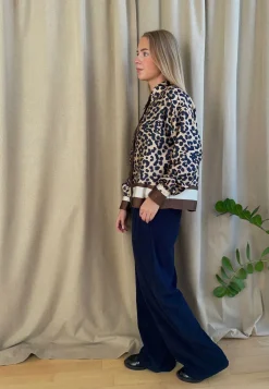 Love1393 19098*Love & Divine Online