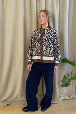 Love1393 19098*Love & Divine Online