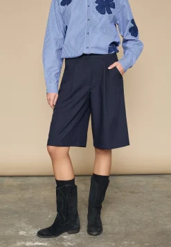 Love & Divine Love1297 18519< Shorts