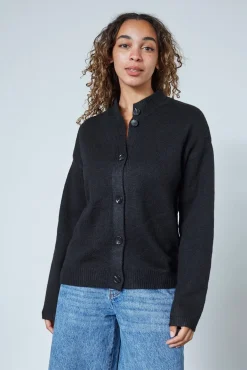 Luca-Ca 19075*Sisters Point Sale