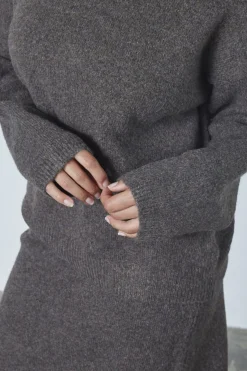 Luca-Pu 19076*Sisters Point Sale