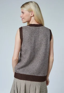 Megi-Ve 19047*Sisters Point Sale