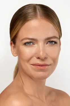 Lavinde Copenhagen Natural Glow Liquid Foundation Beige 207< Foundation