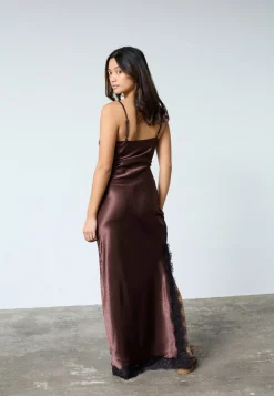 N.Ero-Dr1 19746*Sisters Point Sale