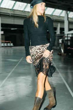 Noisy May Nminferno Short Satin Lace Skirt< Nederdele