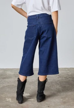 Olina-Je1 19233*Sisters Point Sale